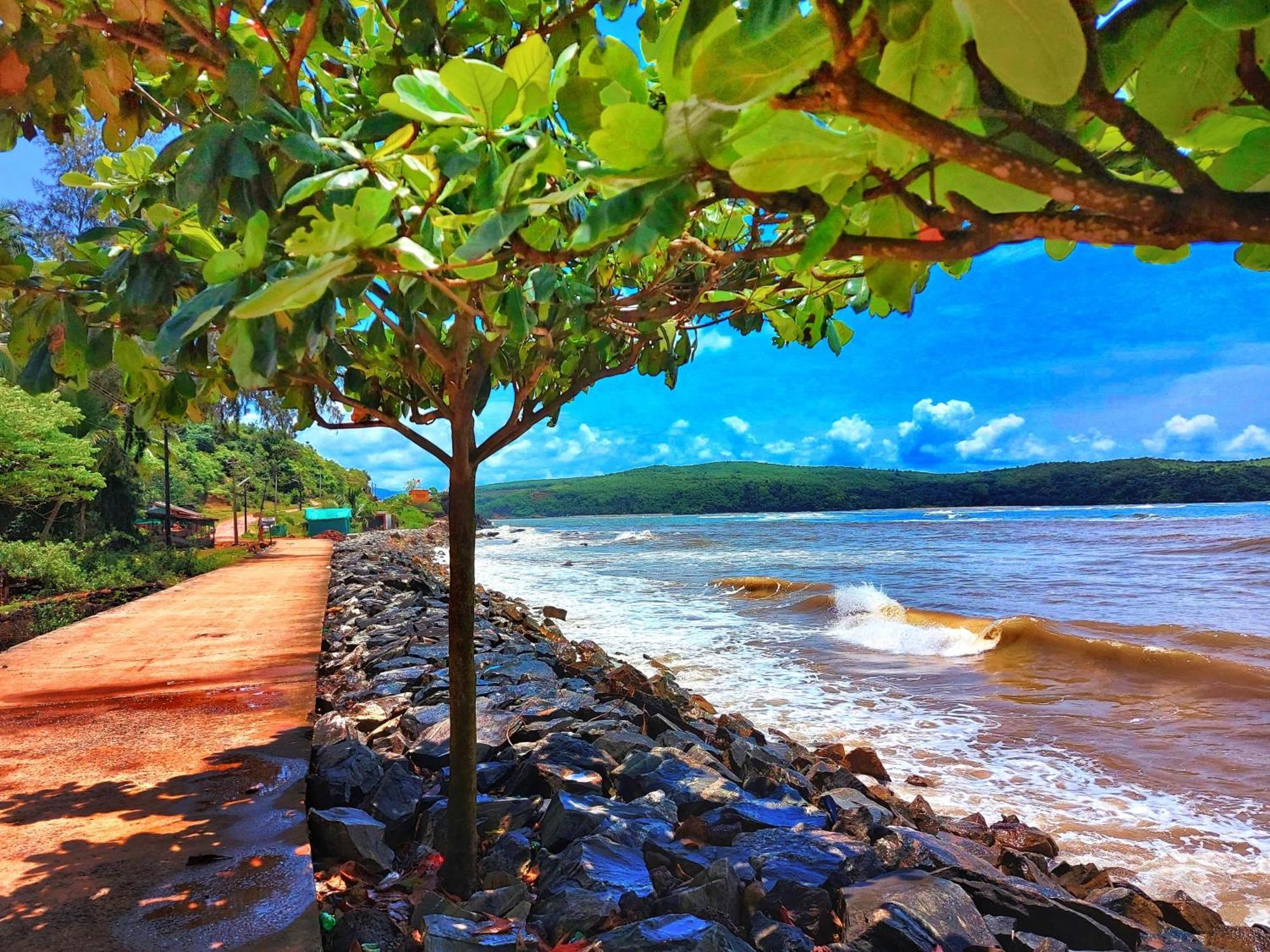 Navni Beach View Stay Гокарна Экстерьер фото